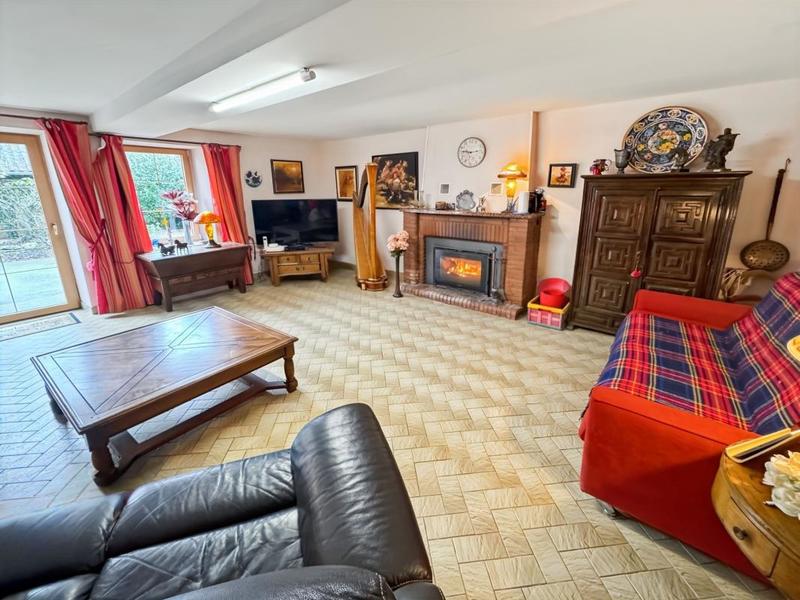 Maison - 252 m² - 6 pièces