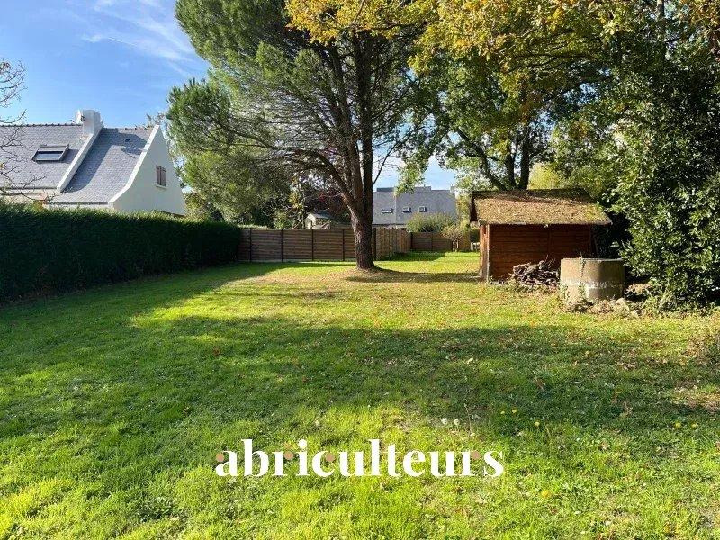 Terrain constructible - 1 228 m²