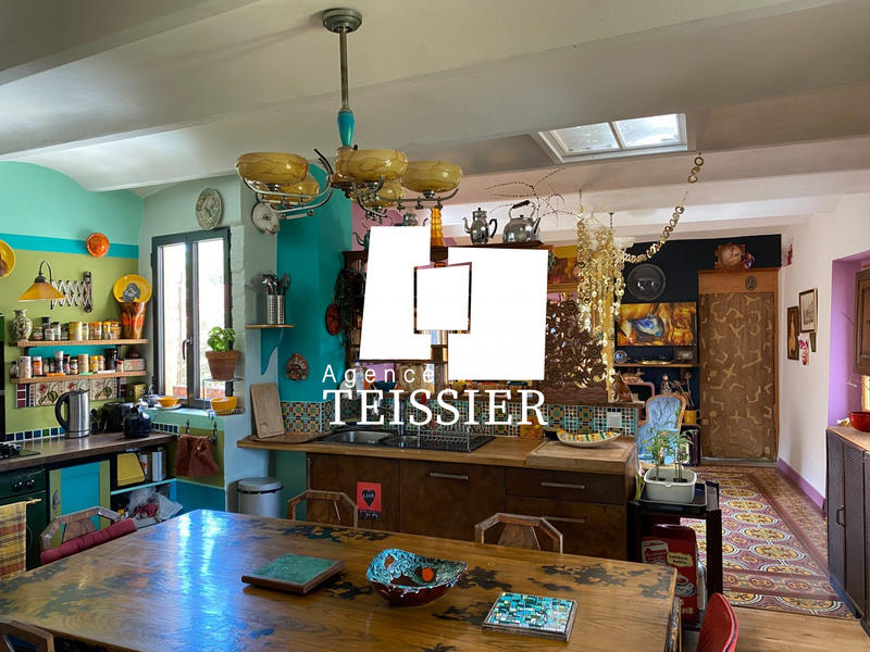 Maison - 230 m² - 5 pièces