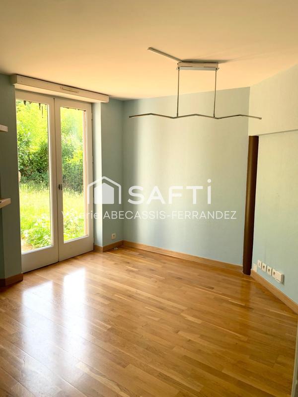 Maison - 215 m² - 7 pièces