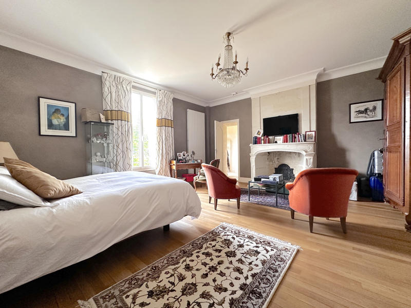 Château - 430 m² - 12 pièces