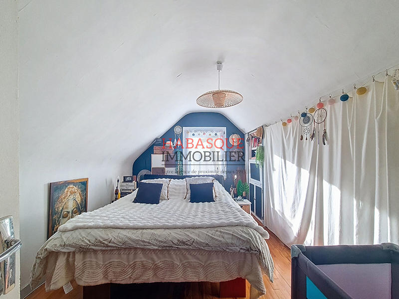 Maison - 102 m² - 7 pièces