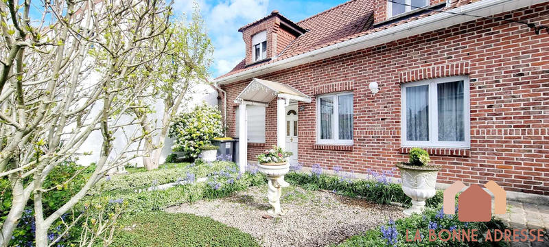 Villa - 220 m² - 6 pièces