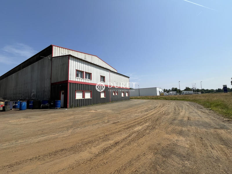 Local d'activités - 2 147 m²