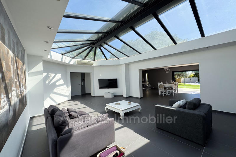 Maison - 220 m² - 7 pièces