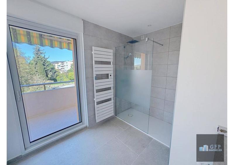 Appartement - 87 m² - 4 pièces