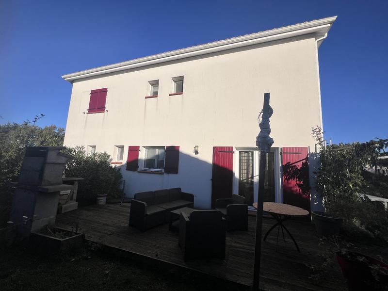 Maison - 137 m² - 5 pièces