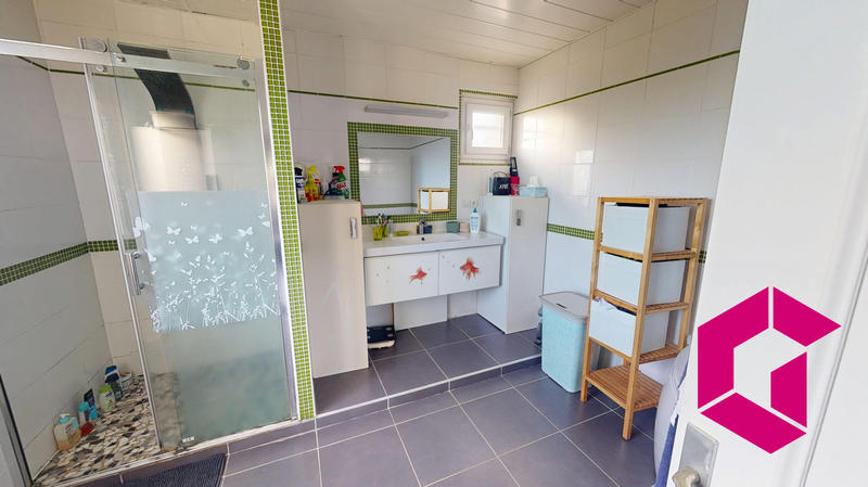 Maison traditionnelle - 243 m² - 5 pièces