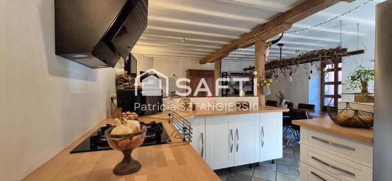 Maison - 205 m² - 10 pièces