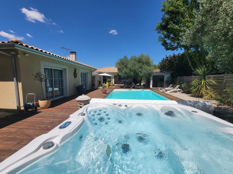 Maison contemporaine - 222 m² - 6 pièces