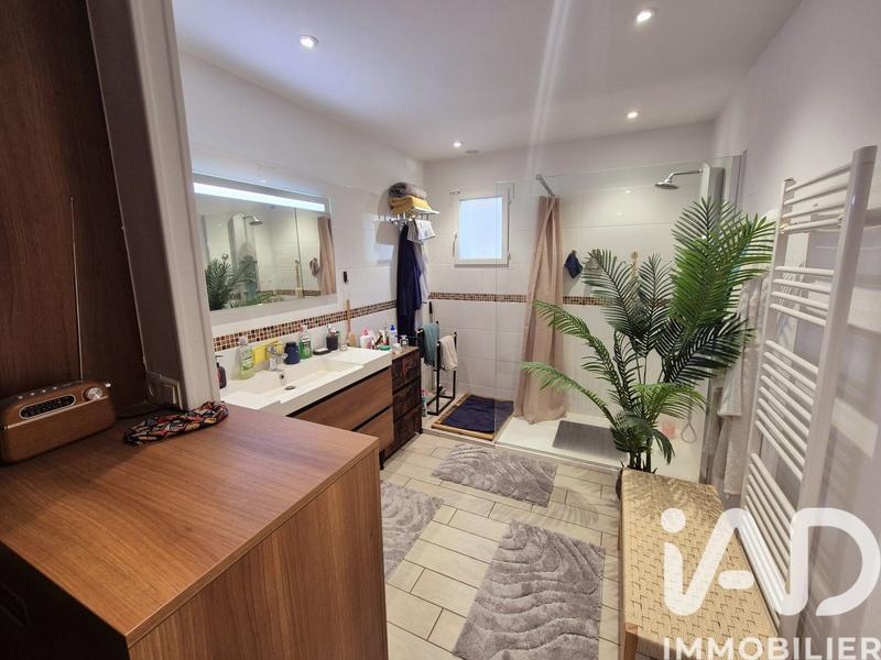 Maison - 180 m² - 5 pièces