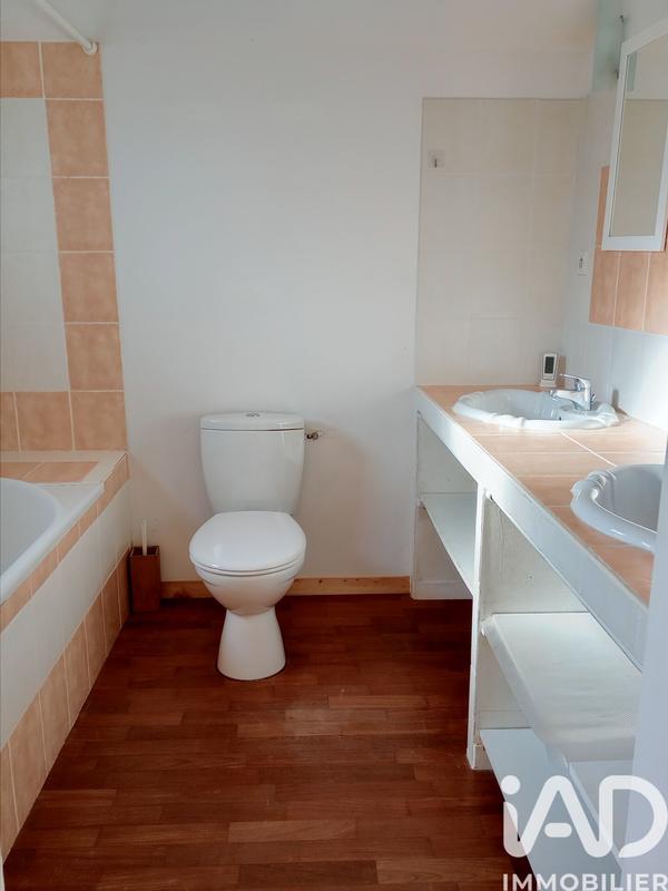 Maison - 235 m² - 10 pièces