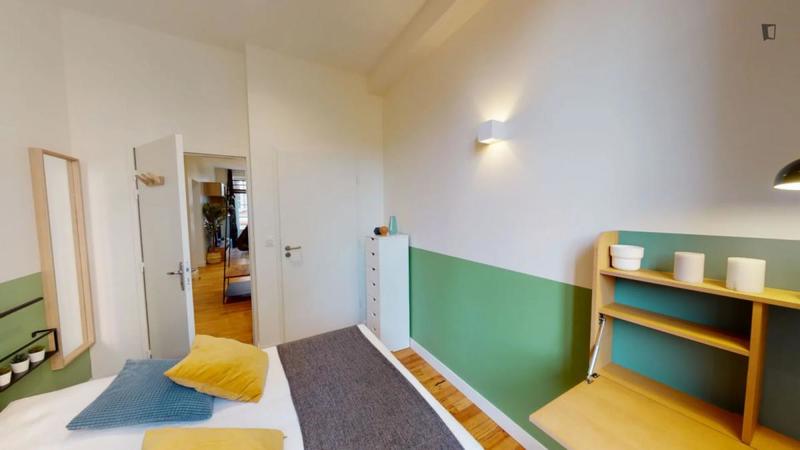 Chambre - 9 m² - 5 pièces