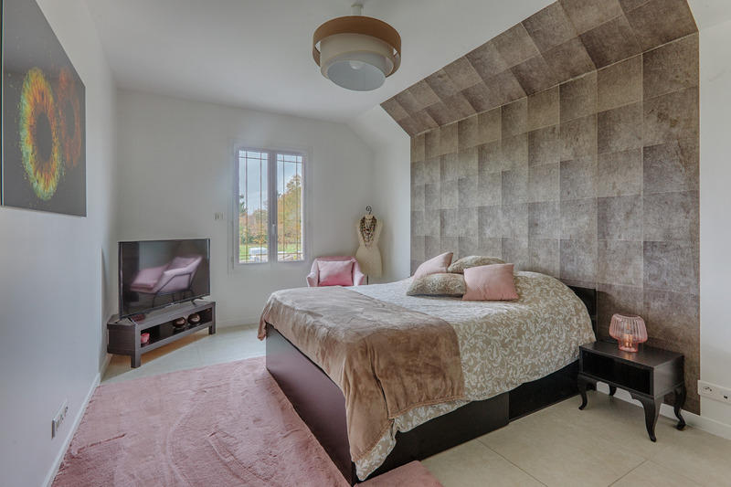 Maison - 240 m² - 7 pièces