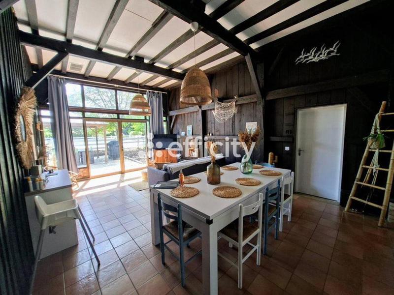 Demeure - 262 m² - 12 pièces