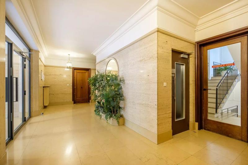 Appartement - 129 m² - 6 pièces