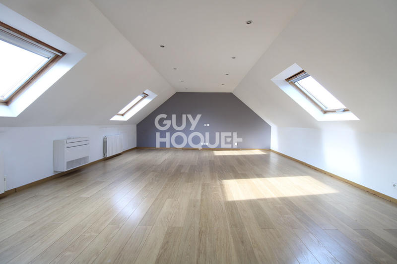 Maison - 202 m² - 7 pièces