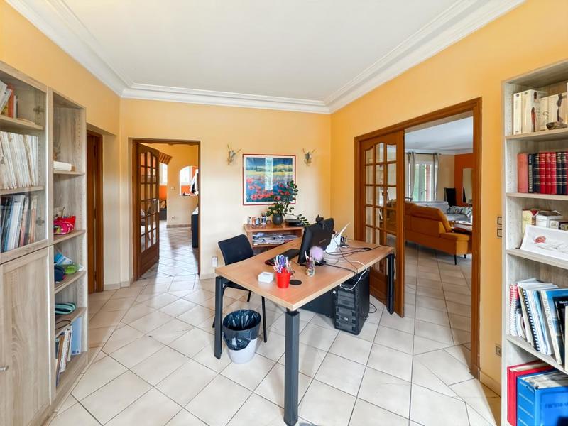 Maison - 200 m² - 6 pièces