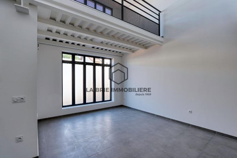 Loft - 85 m² - 5 pièces