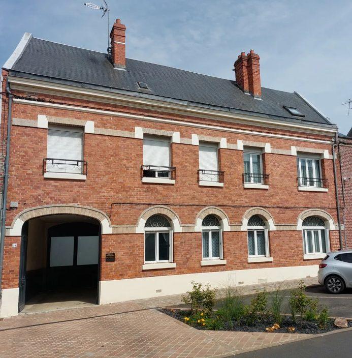 Maison - 284 m² - 11 pièces