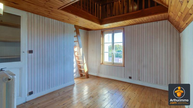 Maison - 180 m² - 9 pièces