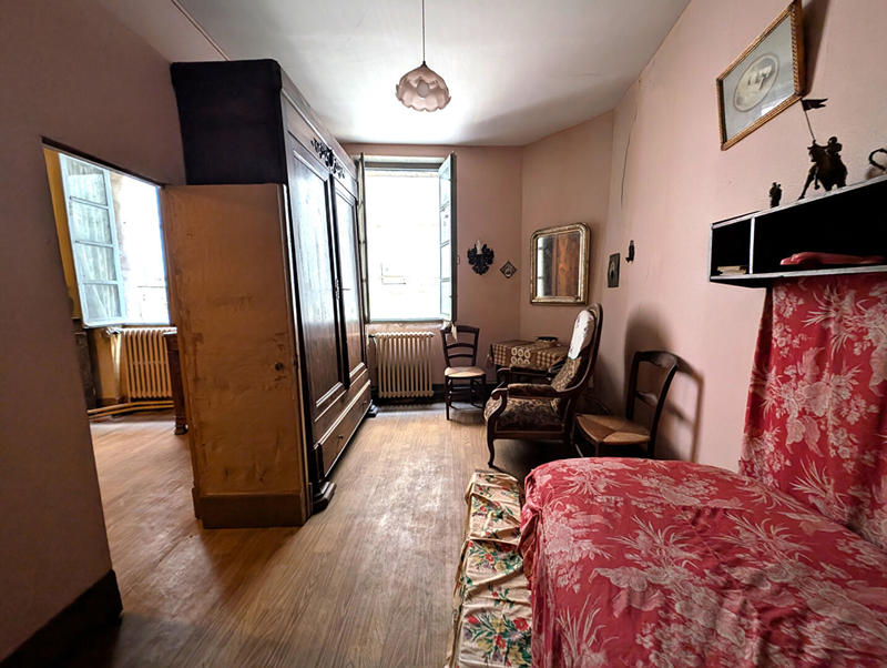 Maison - 146 m² - 10 pièces