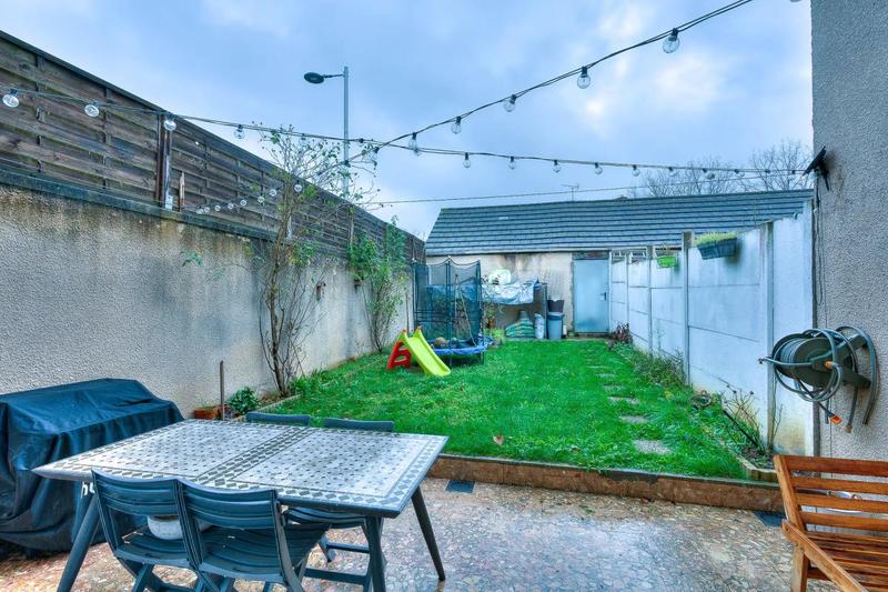 Maison - 92 m² - 5 pièces