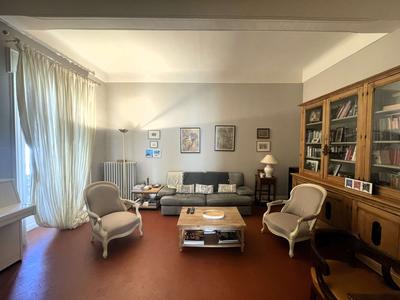 Maison - 375 m² - 11 pièces