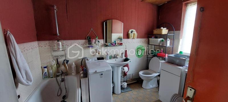 Maison - 1 204 m² - 4 pièces