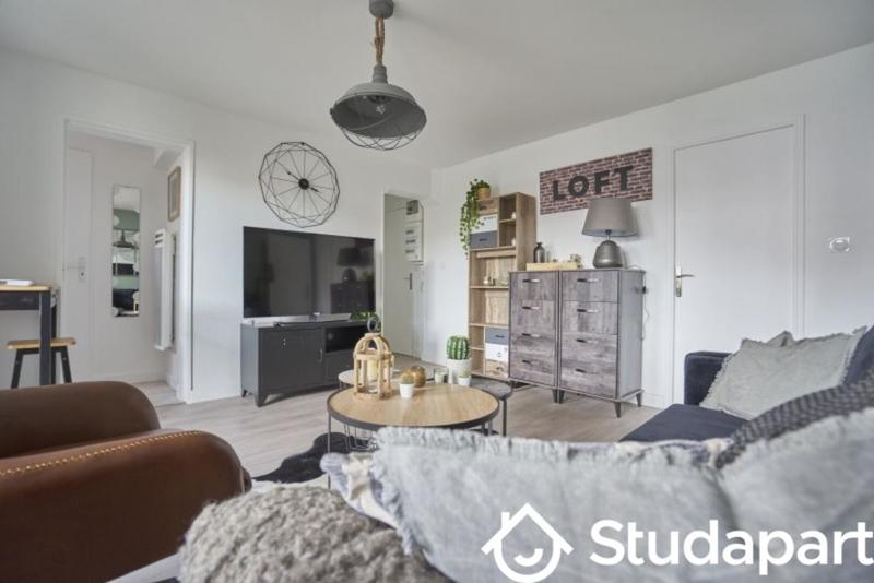 Chambre - 10 m² - 1 pièce