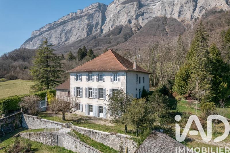 Maison - 500 m² - 15 pièces