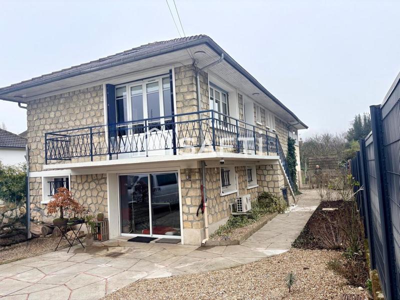 Maison - 205 m² - 10 pièces