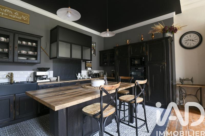 Maison - 309 m² - 10 pièces