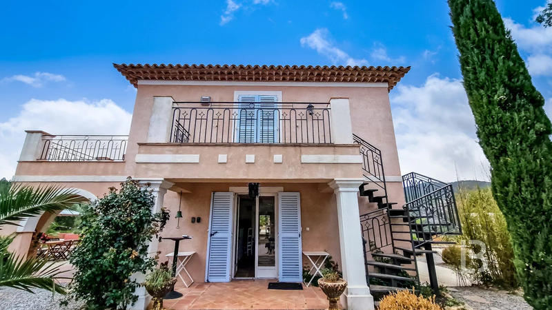 Villa - 290 m² - 8 pièces