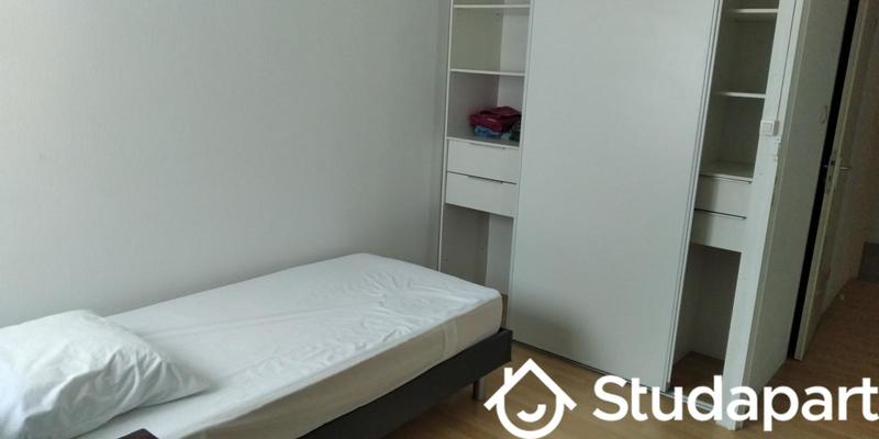 Chambre - 11 m² - 1 pièce