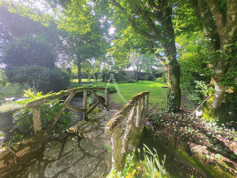 Maison - 220 m² - 9 pièces