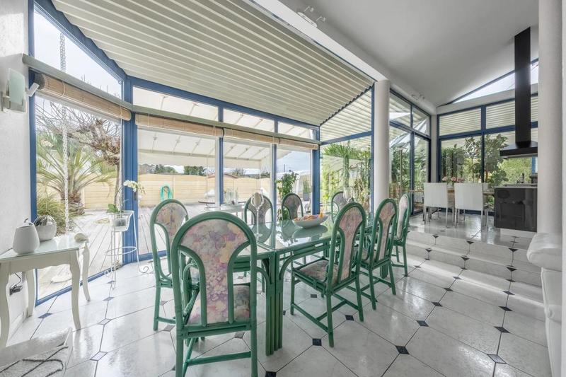 Maison - 230 m² - 5 pièces