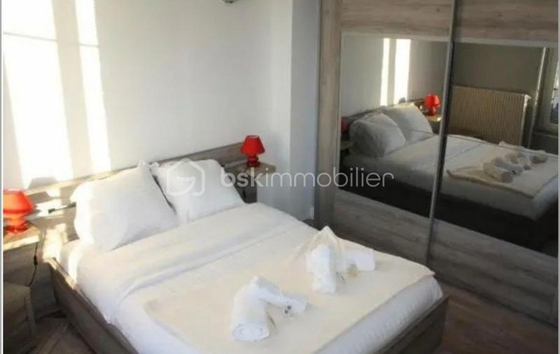 Maison - 689 m² - 30 pièces