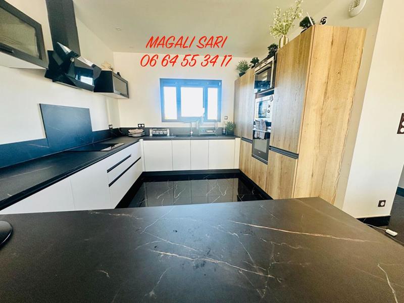 Villa - 185 m² - 8 pièces