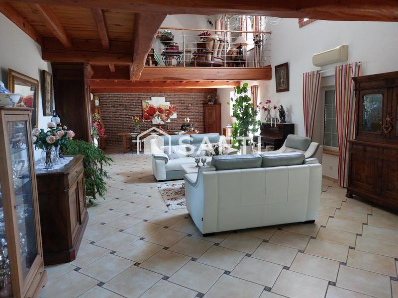 Villa - 634 m² - 21 pièces