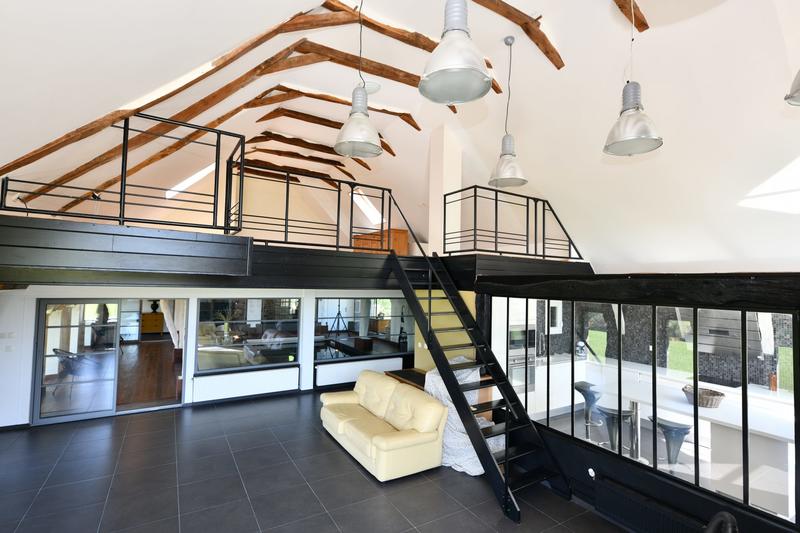 Maison - 390 m² - 12 pièces