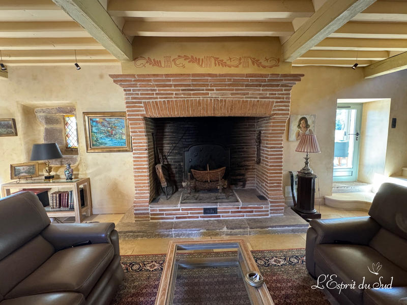 Maison - 330 m² - 9 pièces