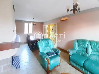 Maison - 99 m² - 5 pièces