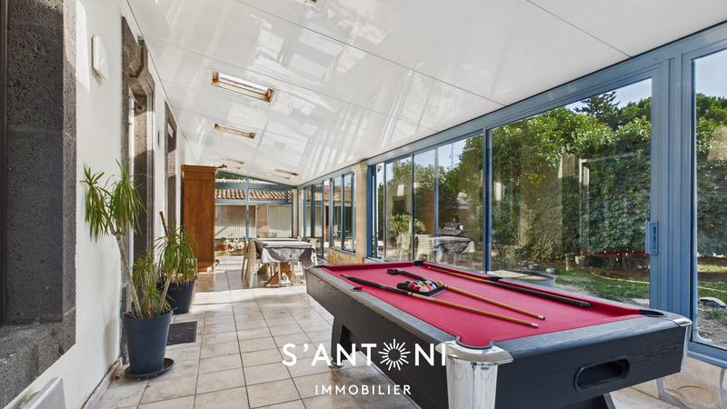 Maison - 380 m² - 11 pièces