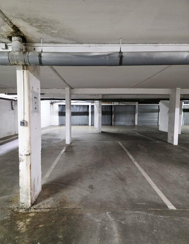 Parking / Garage - 12 m²