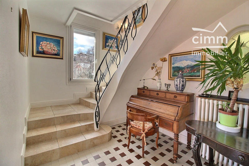 Maison - 278 m² - 7 pièces