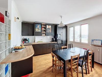 Appartement - 97 m² - 5 pièces