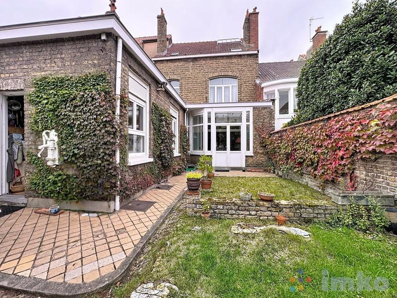 Maison - 187 m² - 6 pièces