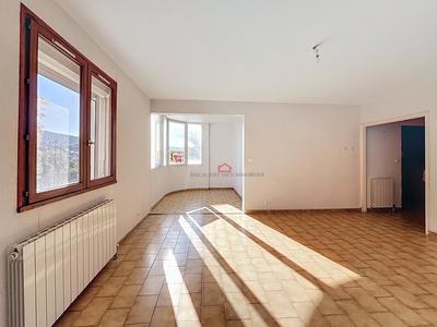 Appartement - 81 m² - 3 pièces