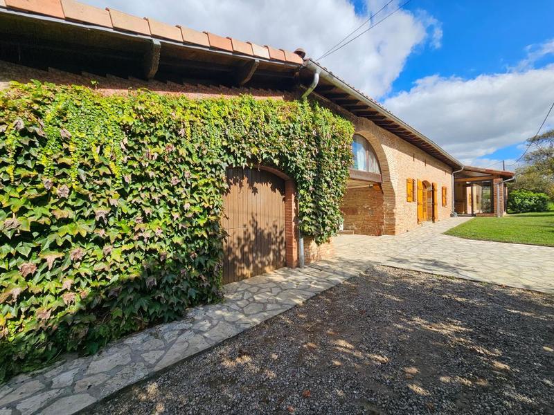 Maison - 251 m² - 6 pièces